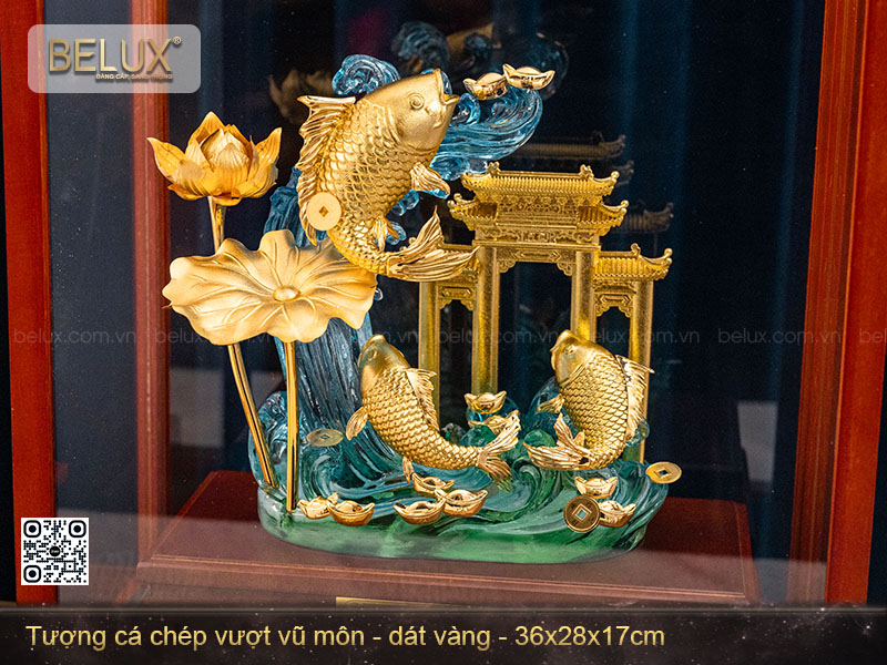 Tượng cá chép vượt vũ môn dát vàng 24k cao 36cm&nbsp;